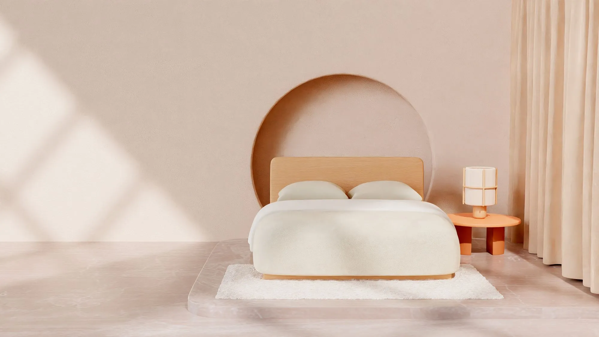 Quarto bege minimalista com cama de madeira, roupa de cama branca e uma pequena mesa de cabeceira laranja com luminária